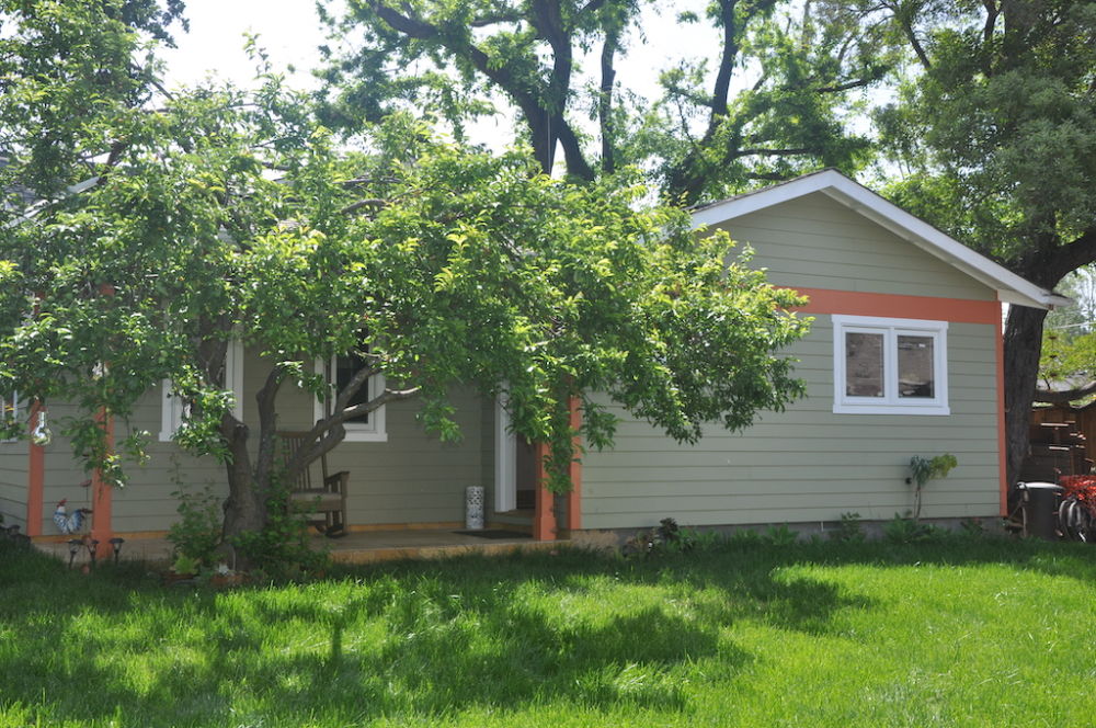 Five Gables Exterior Porch Dining